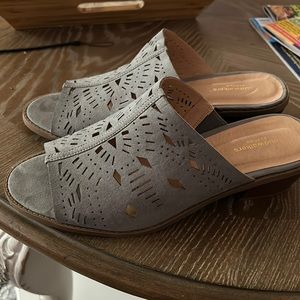 Slide sandals worn once or twice size 9 wide